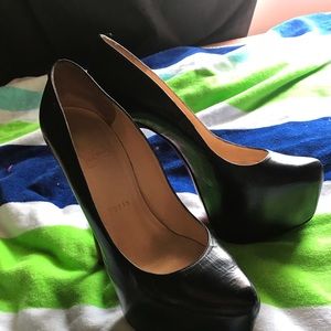 Authentic Christian Louboutin Daffodile Heels